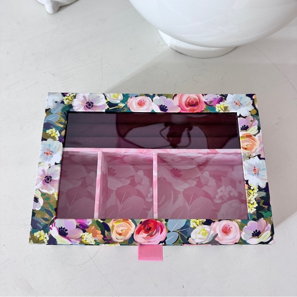 Jewelry storage box - Picture 2 of 8